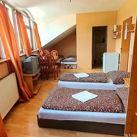 Penzion Highway Otel Ruzomberok Dış mekan fotoğraf