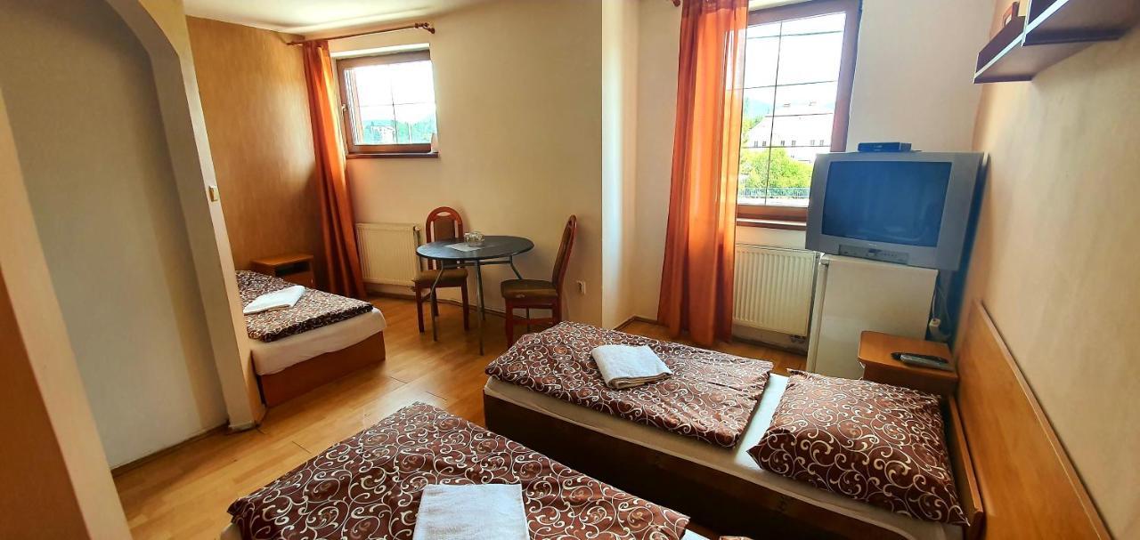 Penzion Highway Otel Ruzomberok Dış mekan fotoğraf